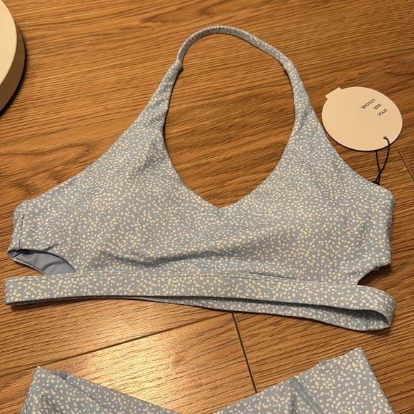 Rare collective speckled blue size medium halter sports bra and shorts set - Picture 6 of 7